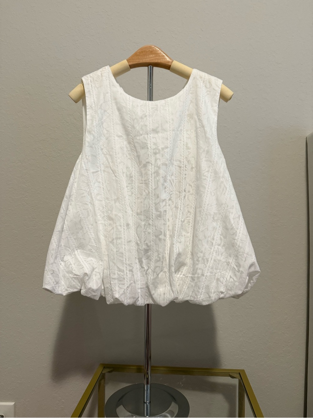 Flying Tomato White Textured Bubble Hem Tank Top